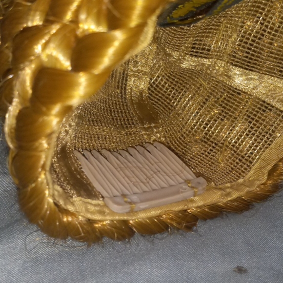 Pony tail wig - Picture 3 of 3